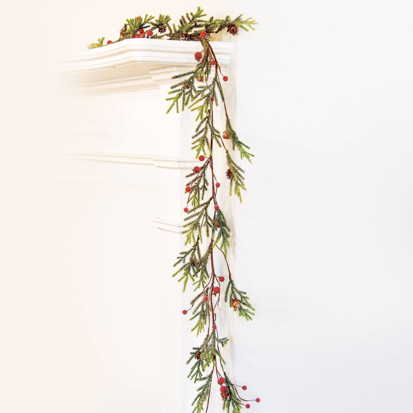 Mountain Pine w/ Berries Garland